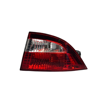 snt-samand-right-rear-fender-tail-light-front-view